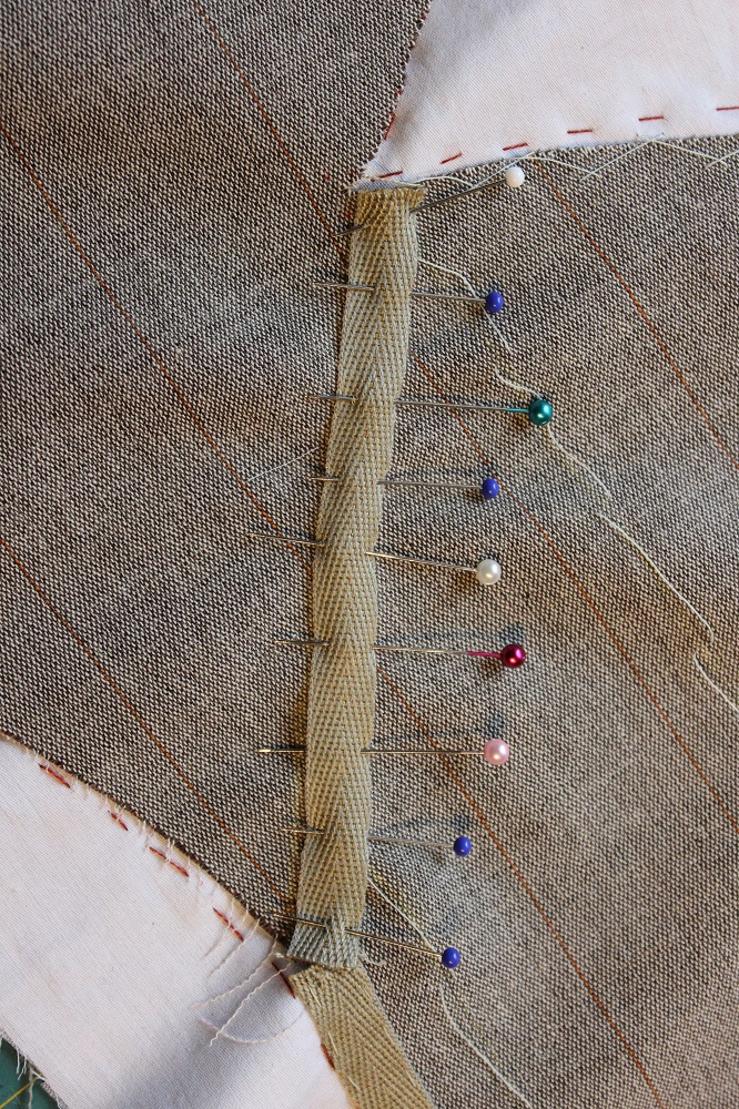 2014-06-10-pinning roll ine tape